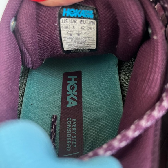 HOKA ONE ONE Anacapa Low GTX Wmn 9.5B Trail Hike shoes Grape Wine EUC - Picture 10 of 15